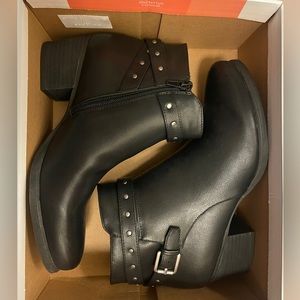 Women’s Black boots